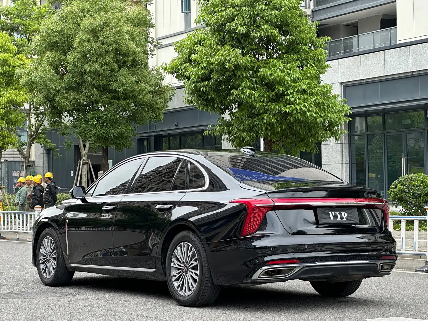 Hongqi H5 2024 1.5T DCT Smart Connect Flag Rhythm Edition фото 17