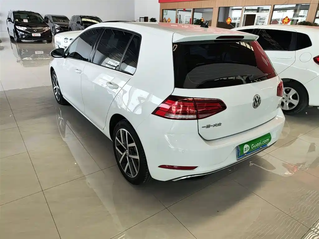 Volkswagen Golf 2020 Beloved Edition 280TSI DSG Comfort фото 5