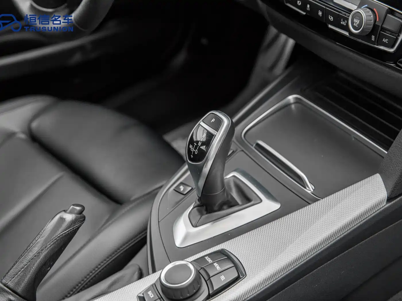 BMW 3 Series 2017 320i M Sport фото 19