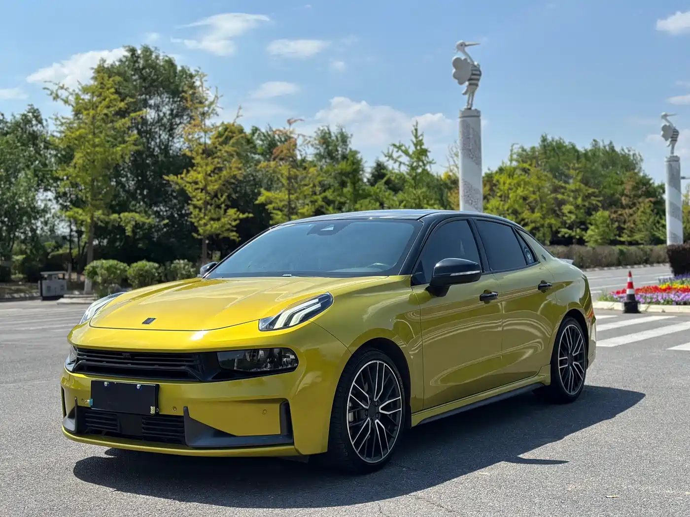Lynk & Co 03 2021 03+ 2.0TD Auto Wind Rider Edition фото 2