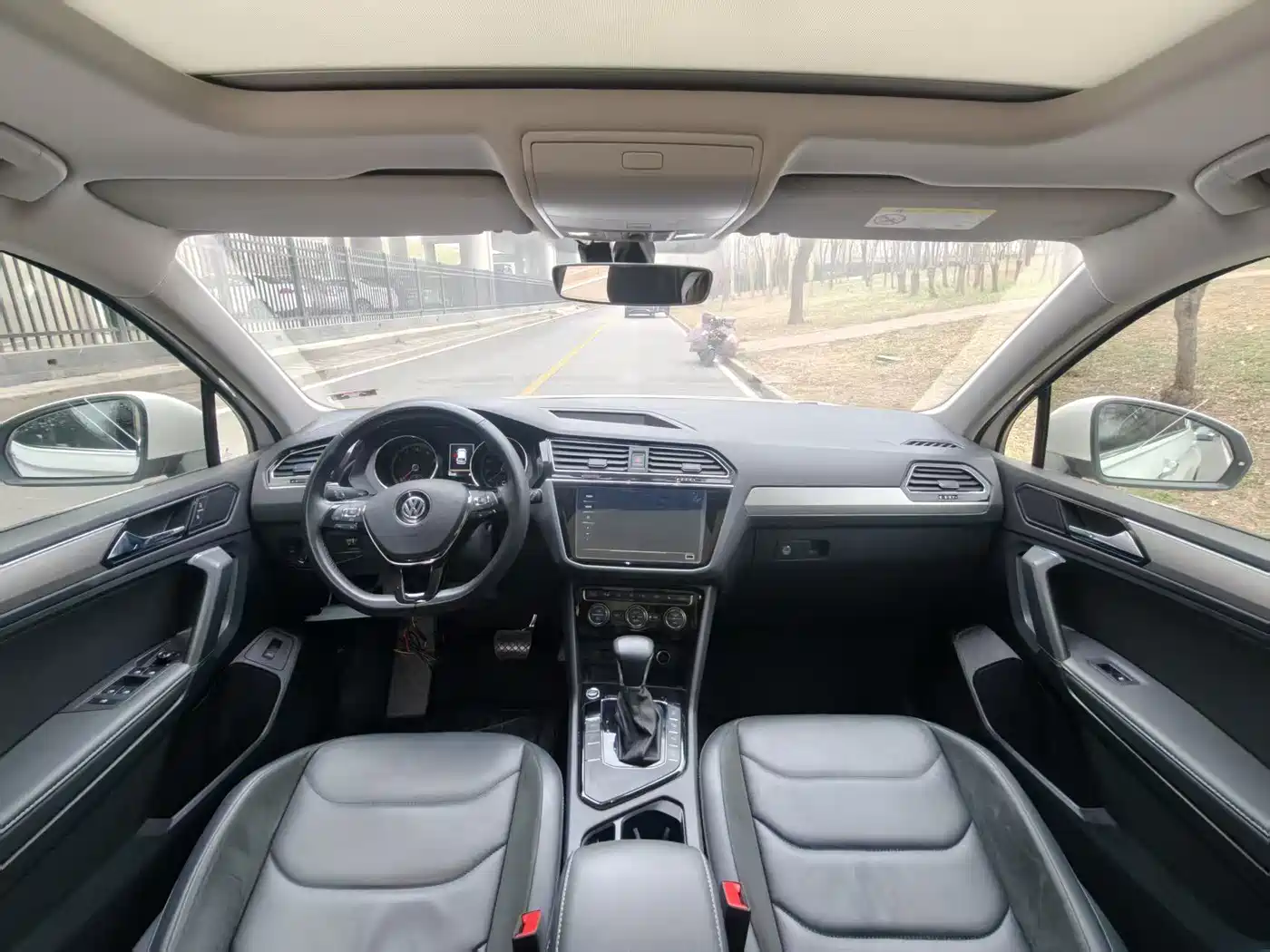Volkswagen Tiguan L 2020 330TSI Auto 2WD Smart Luxury China VI фото 7