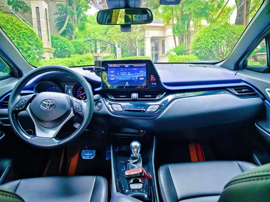 Toyota C-HR 2018 2.0L Luxury Edition China V фото 7