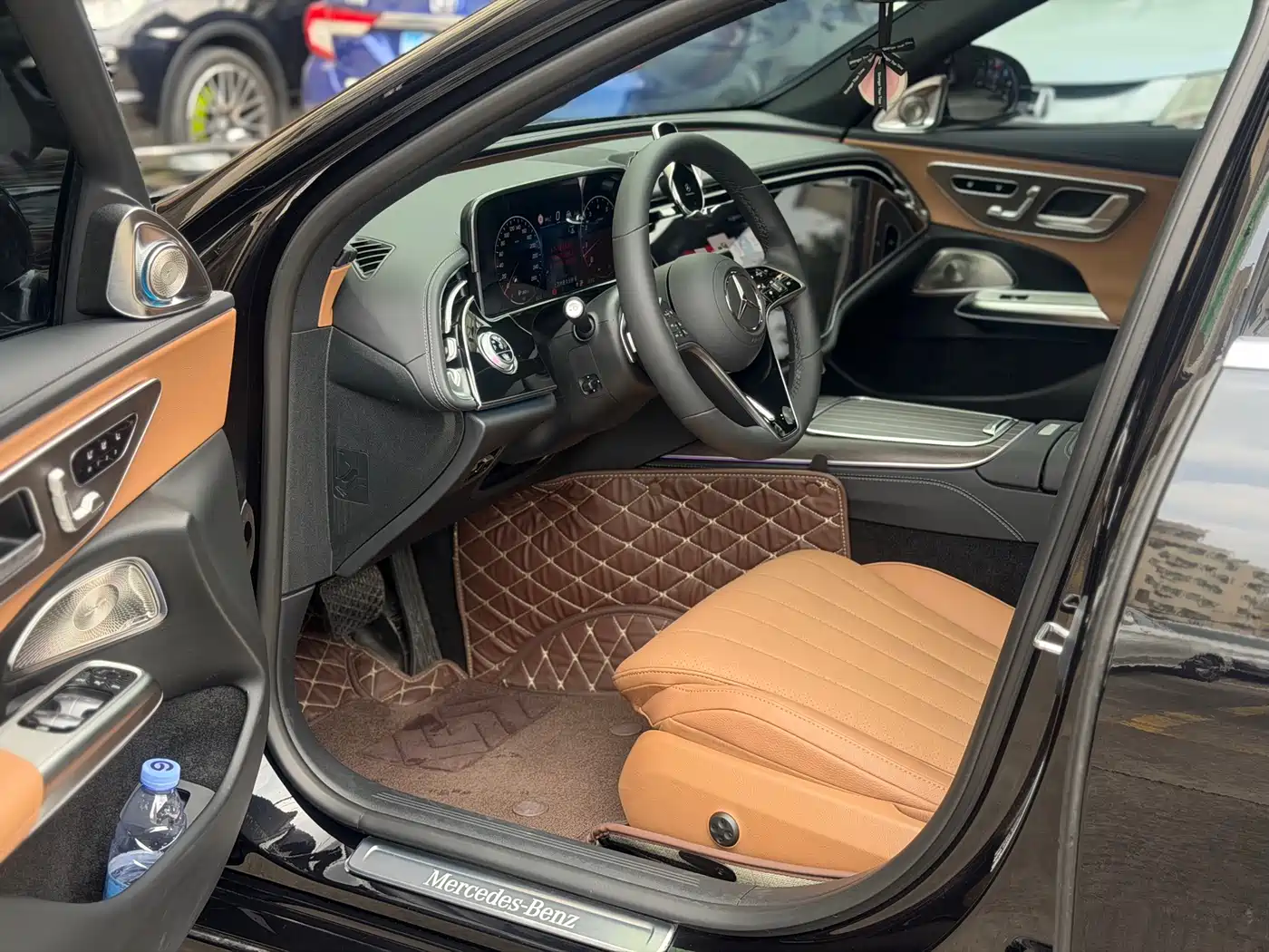 Mercedes-Benz E-Class 2026 E 300 L Luxury фото 4
