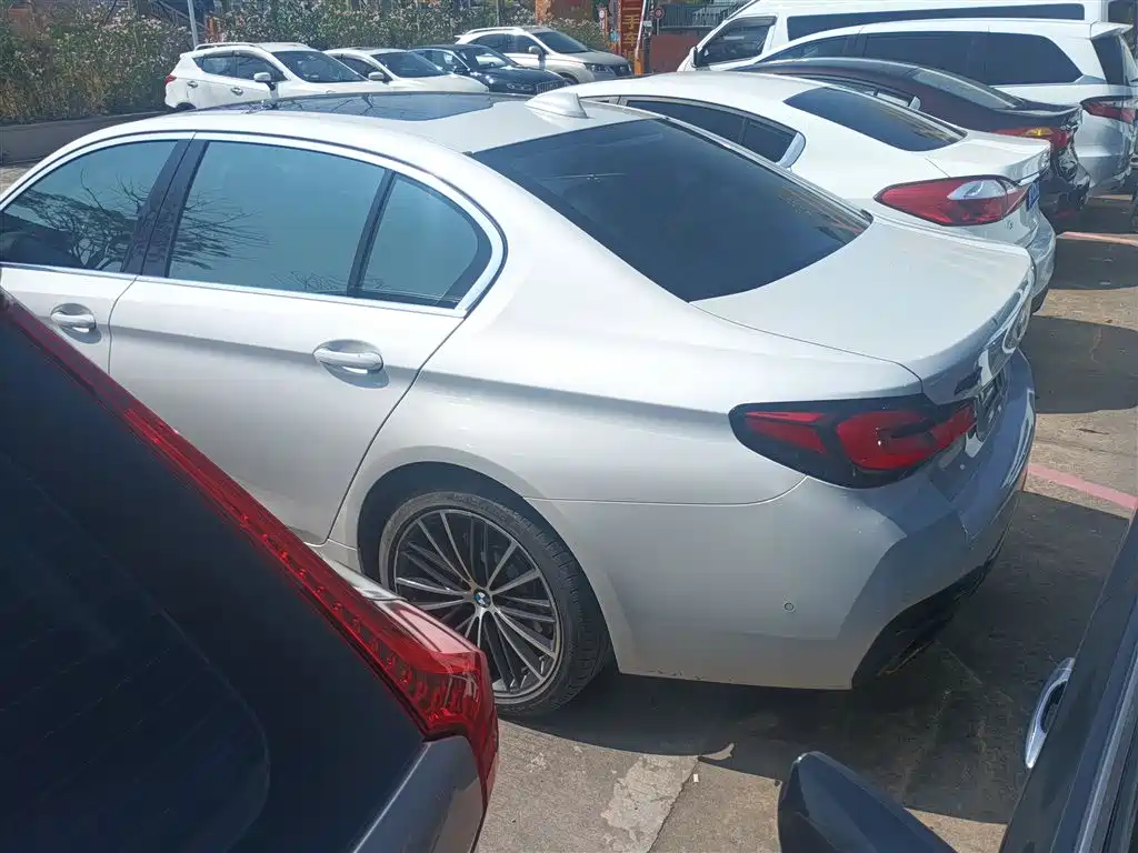 BMW 5 Series 2022 Model Second Facelift 530Li Leading M Sport Package фото 23