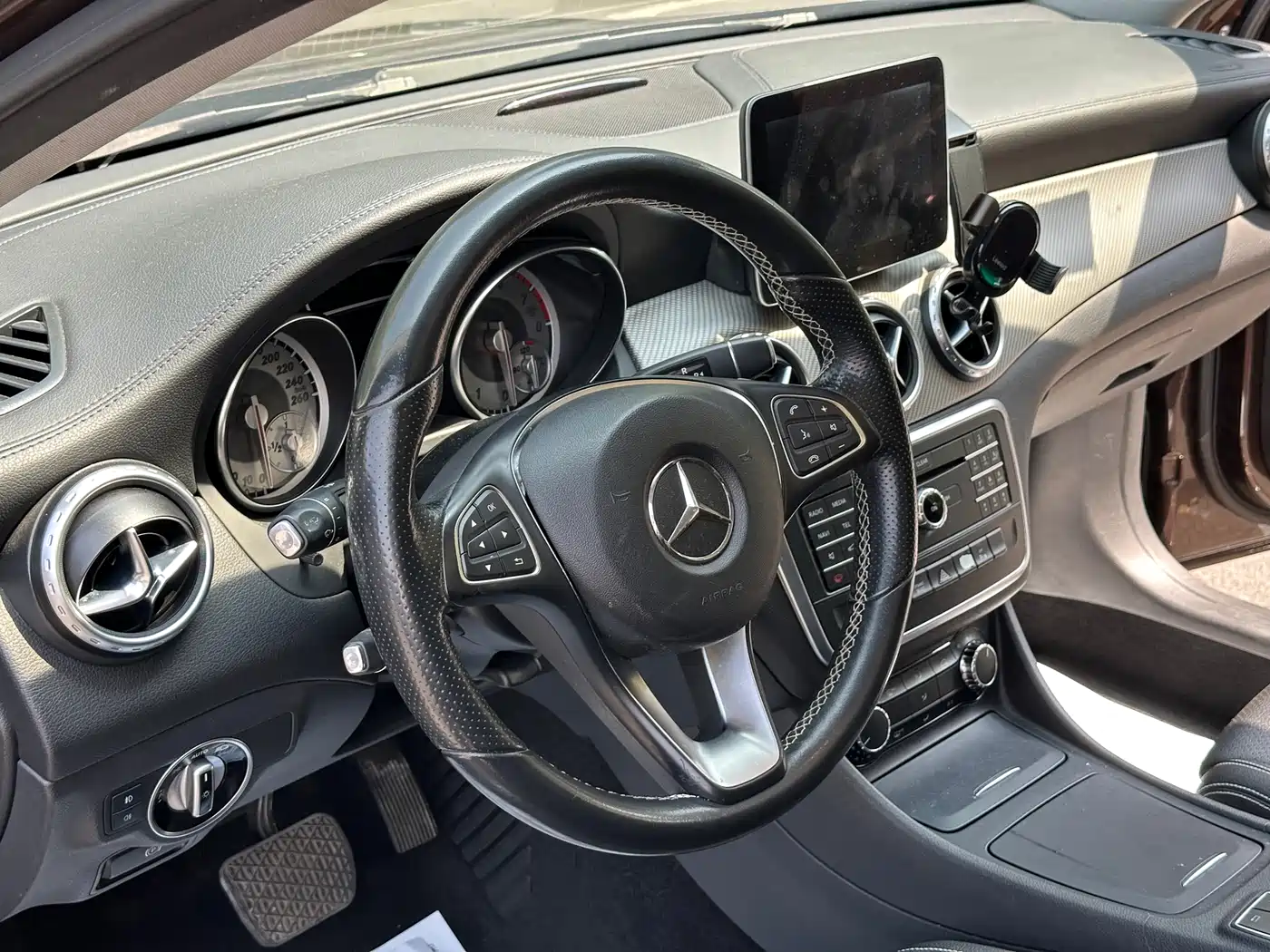 Mercedes-Benz GLA 2016 GLA 200 Dynamic фото 13