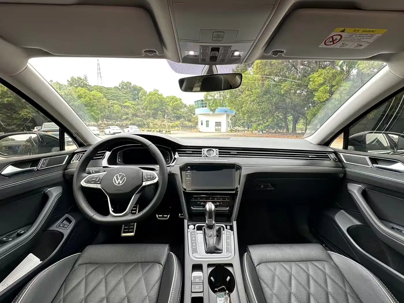 VOLKSWAGEN MAGOTAN GTE PLUG IN HYBRID