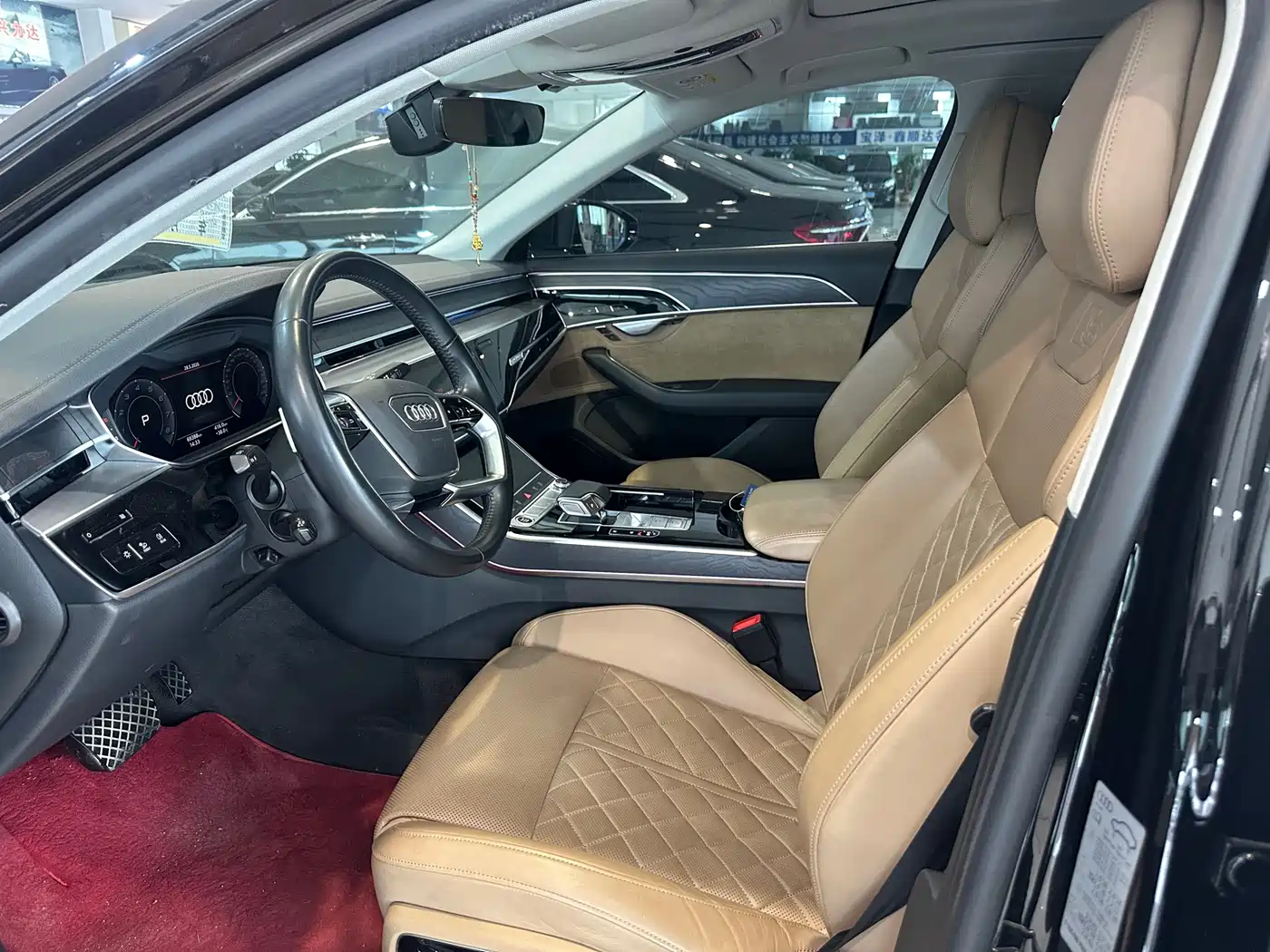 AUDI A8