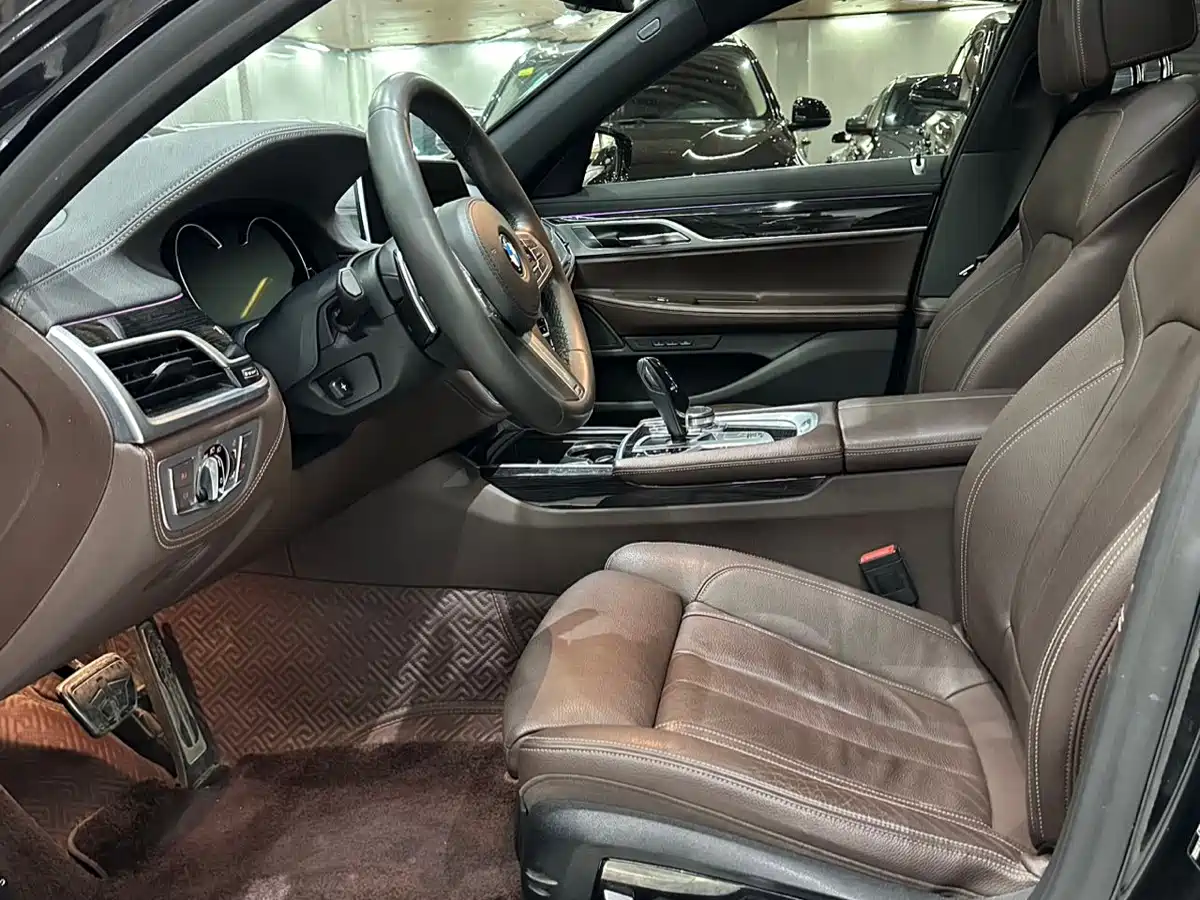 BMW 7 Series 2018 730Li Leading Type M Sport Package фото 11