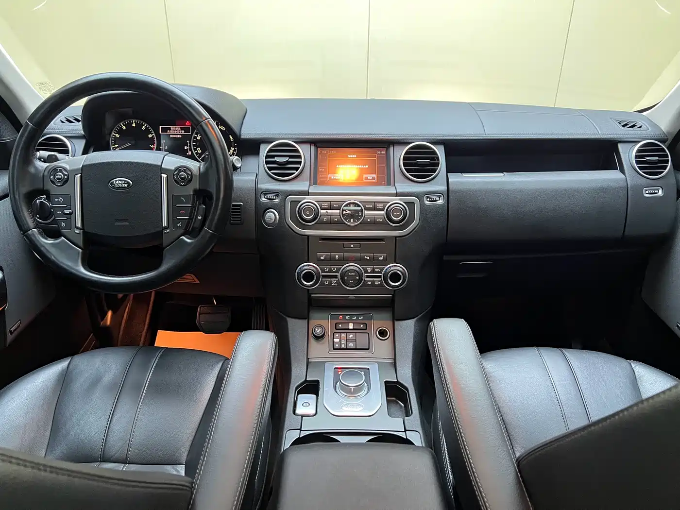 Land Rover Discovery 2015 3.0 SC V6 HSE фото 7