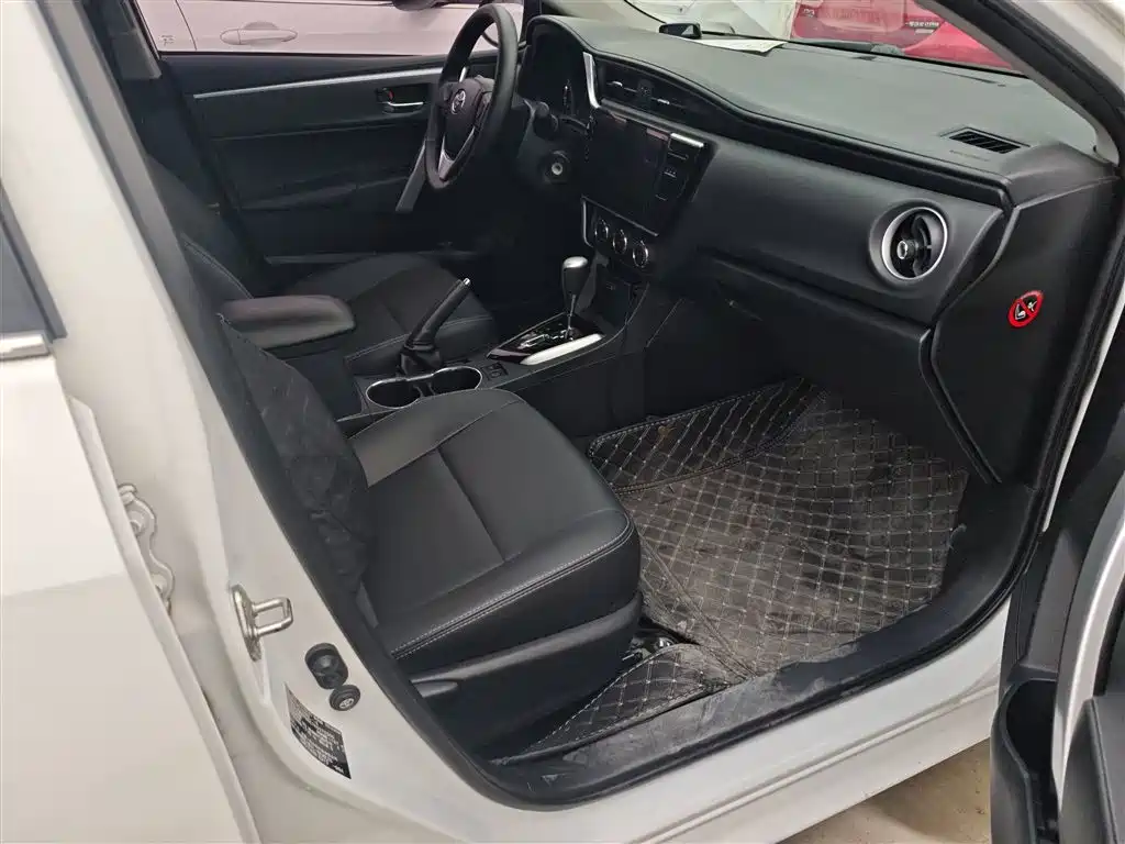 Toyota Corolla 2017 Facelift 1.2T S-CVT GL-i фото 25