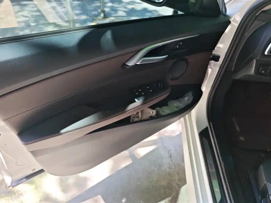 BMW 1 Series 2019 118i M Sport Package фото 7