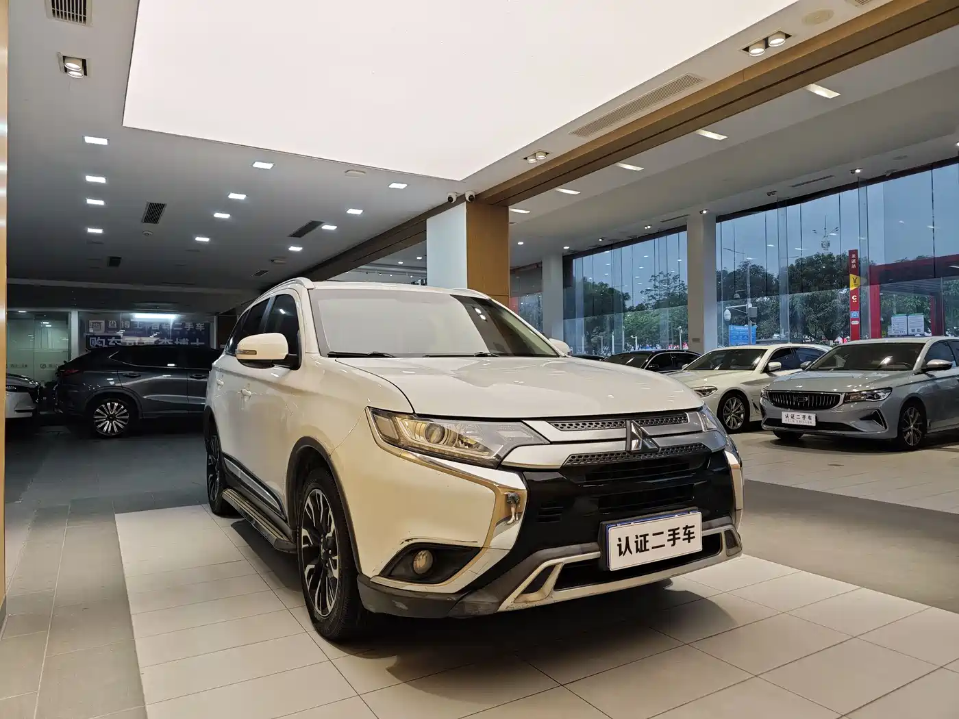 Mitsubishi Outlander 2019 2.0L 2WD Enjoy 5-Seater China VI фото 5