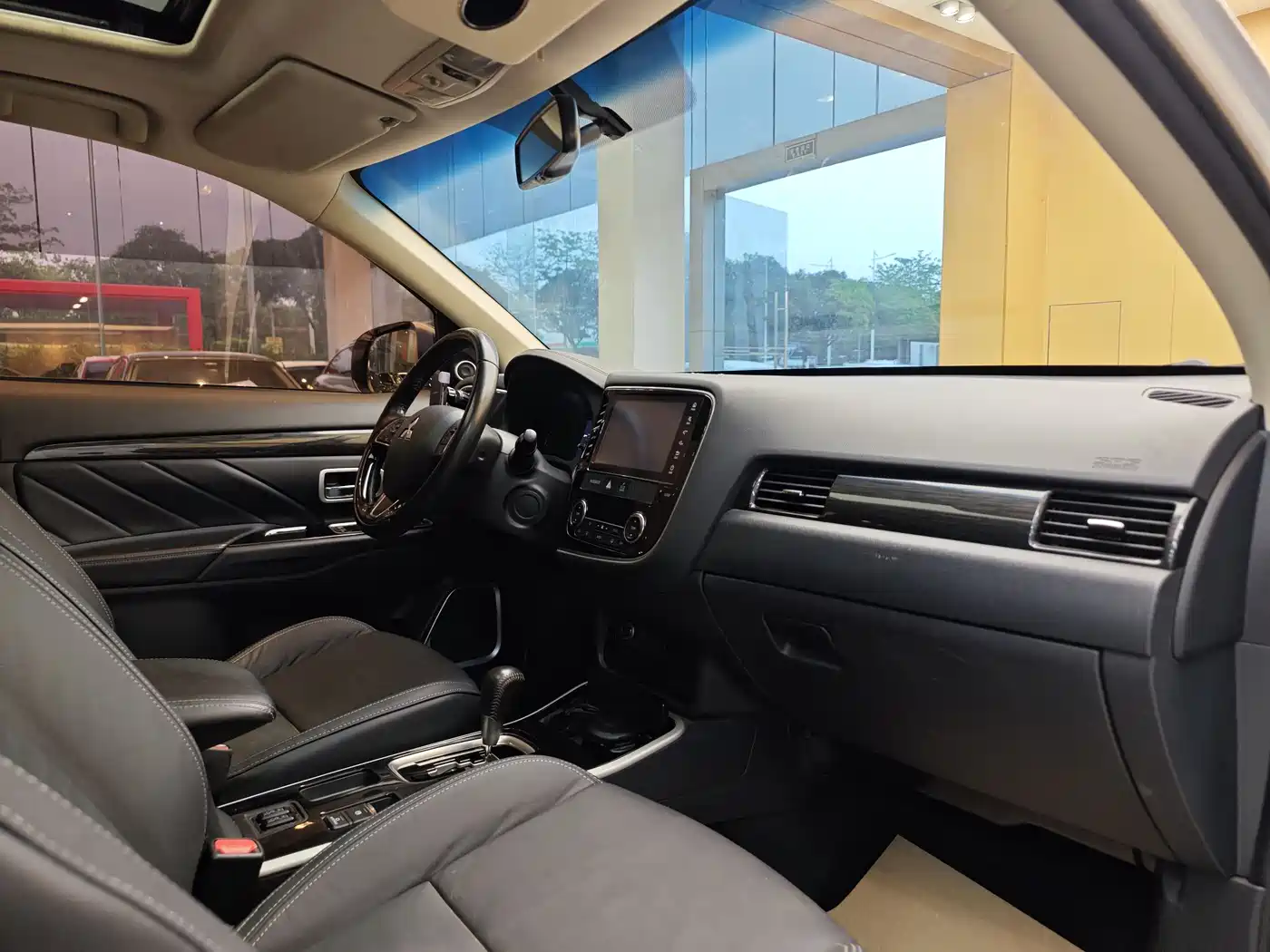 Mitsubishi Outlander 2019 2.0L 2WD Enjoy 5-Seater China VI фото 32