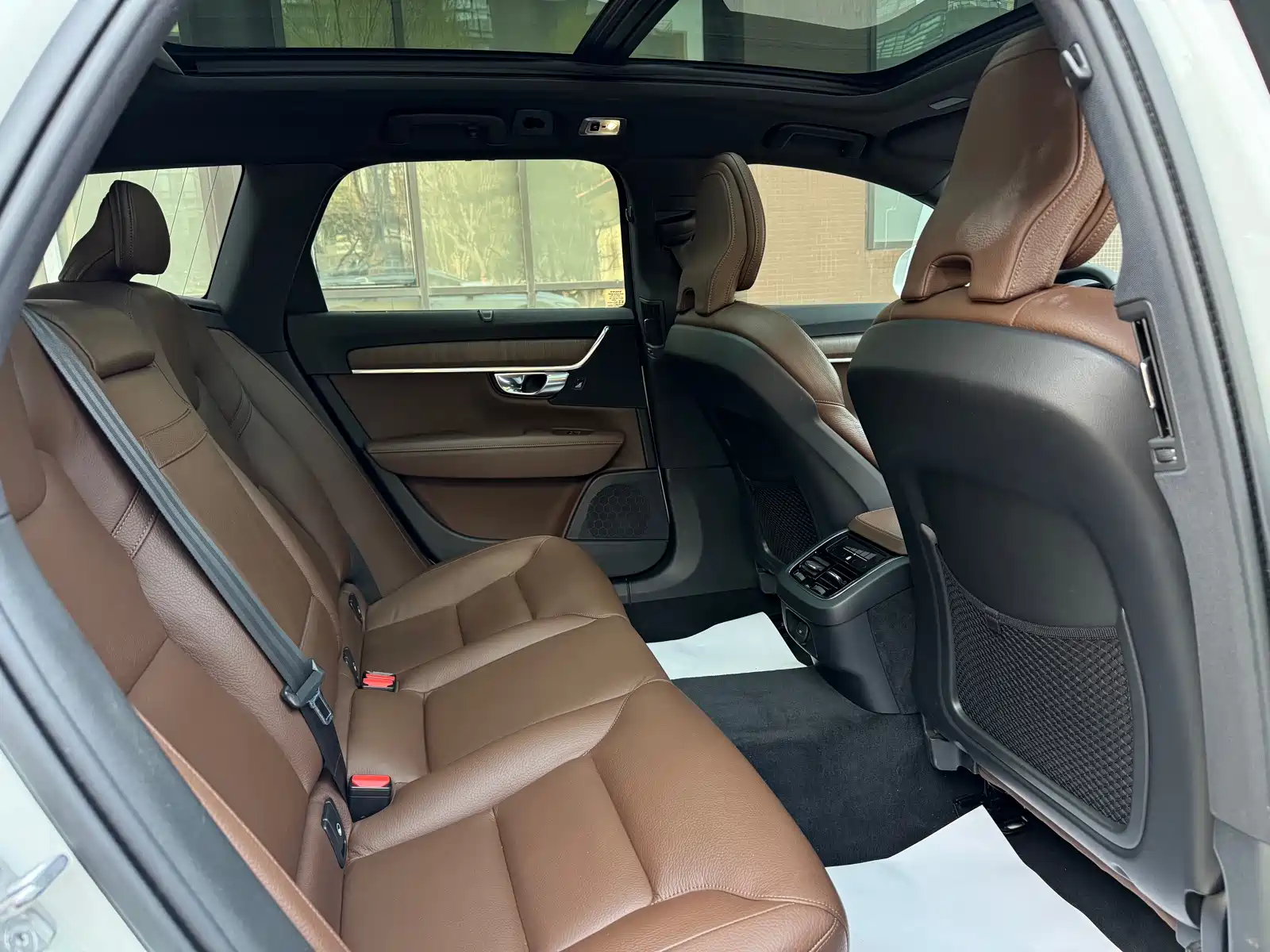 Photo 13 - Volvo V90