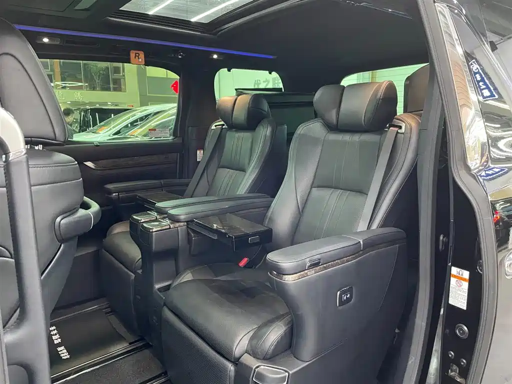 Toyota Alphard 2019 Hybrid 2.5L Premium Edition фото 9