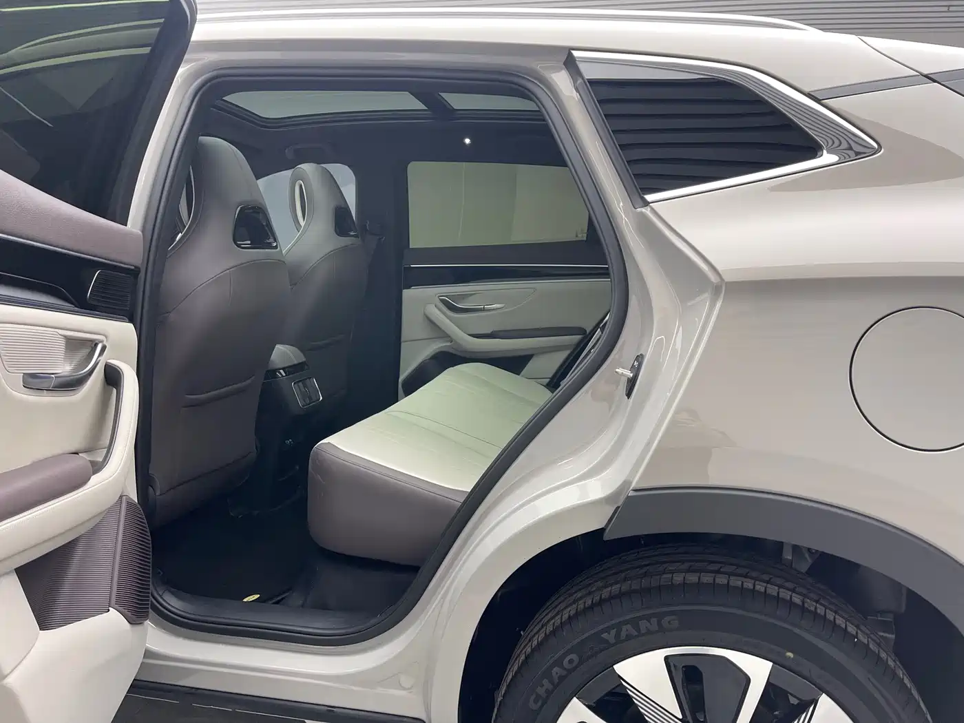 BYD Song PLUS PHEV 2025 DM-i Smart Drive Edition 112KM Noble фото 17