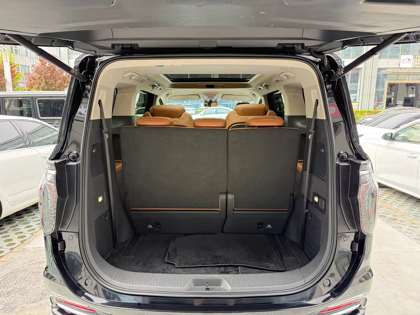 Hongqi HQ9 2023 2.0T Smart Connect Flag Joy Edition фото 26