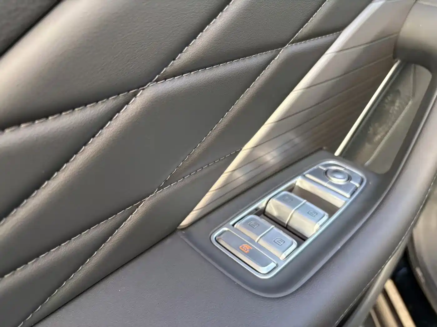 Hongqi HS7 PHEV 2024 2024 2.0T PHEV AWD Flagship 6-Seater