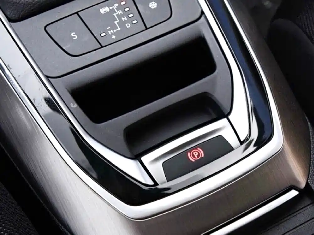 Peugeot 408 2014 1.8L Automatic Luxury Edition фото 18