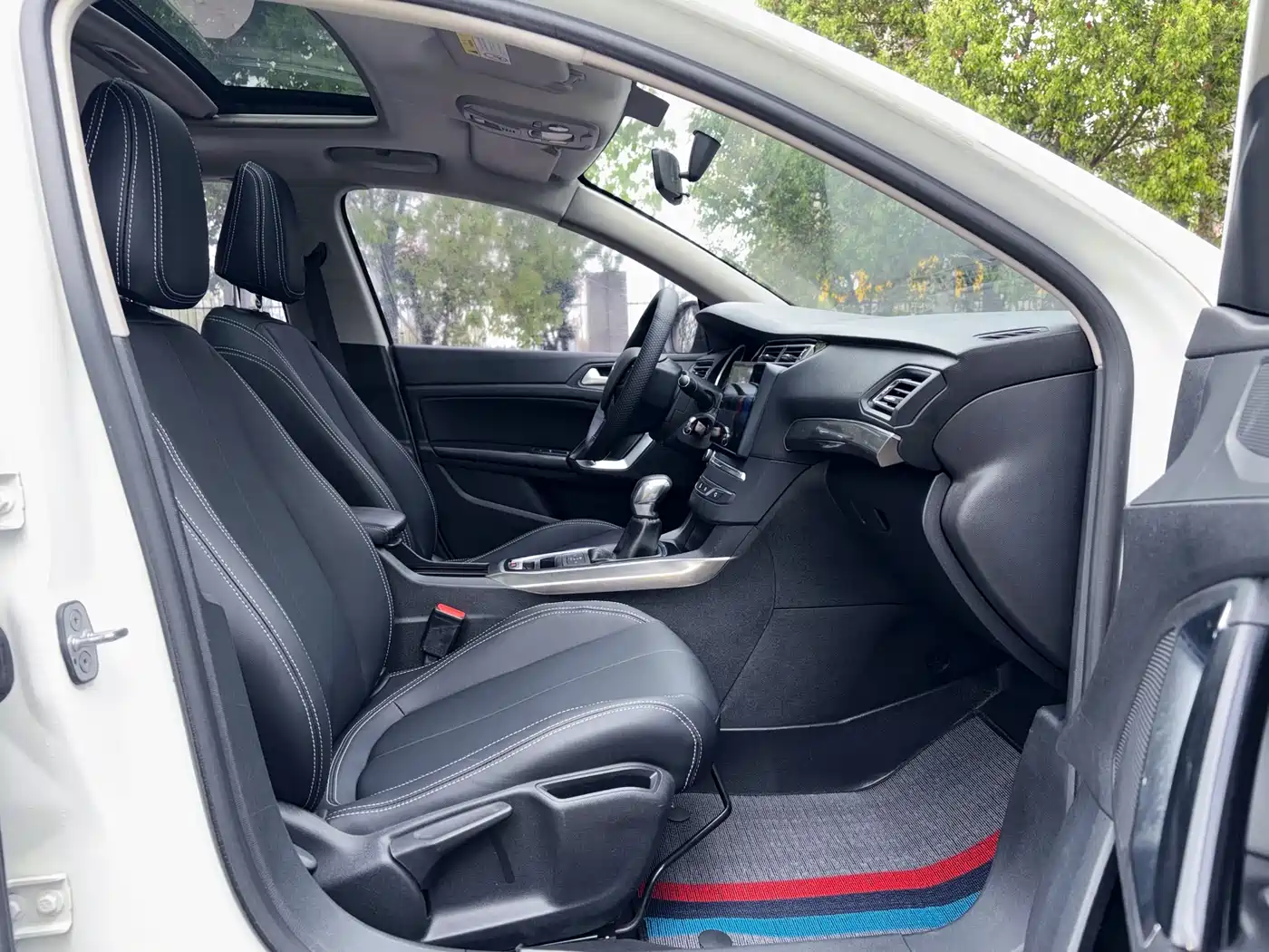 Peugeot 408 2014 1.8L Automatic Luxury Edition фото 22