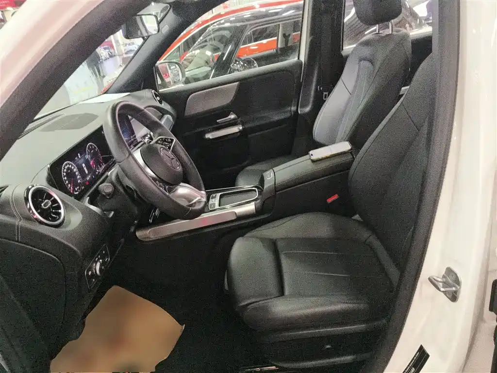 Mercedes-Benz GLB 2024 GLB 200 Dynamic фото 11