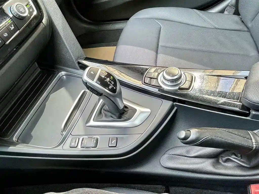 BMW 3 Series 2017 320Li M Sport фото 7