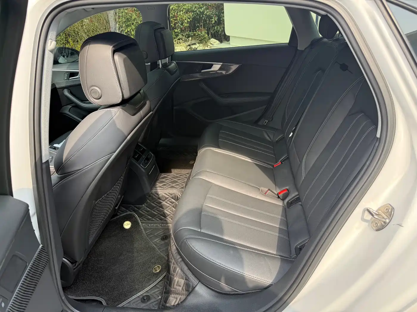 Audi A4L 2022 40 TFSI Luxury Dynamic фото 10