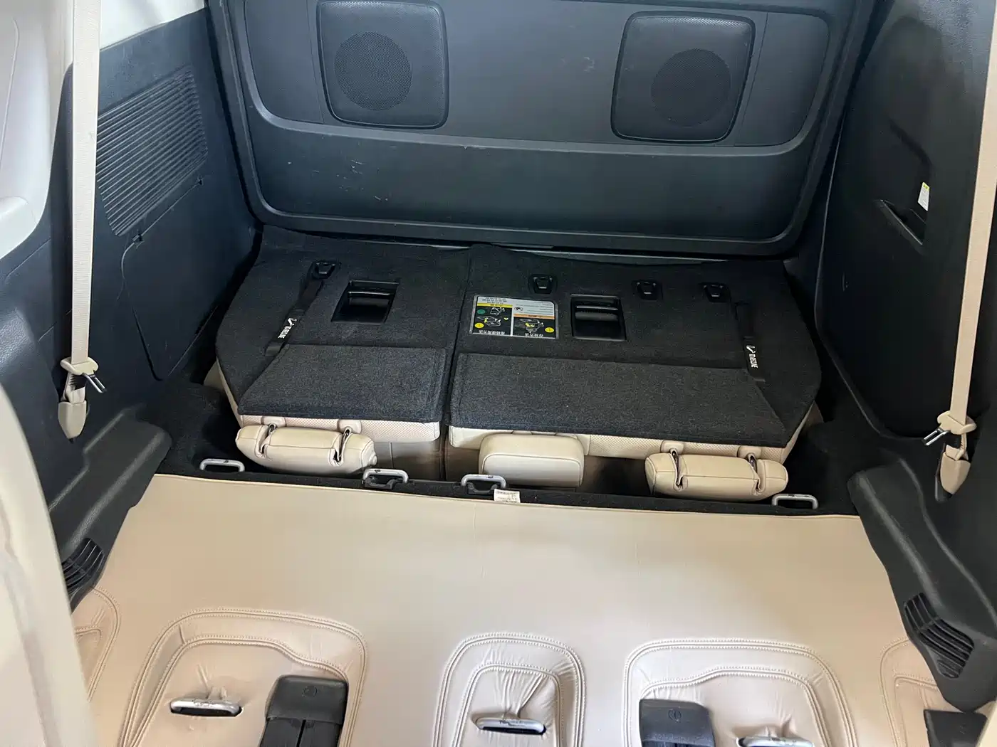 Toyota Sienna 2021 2.5L Hybrid Premium Edition фото 23