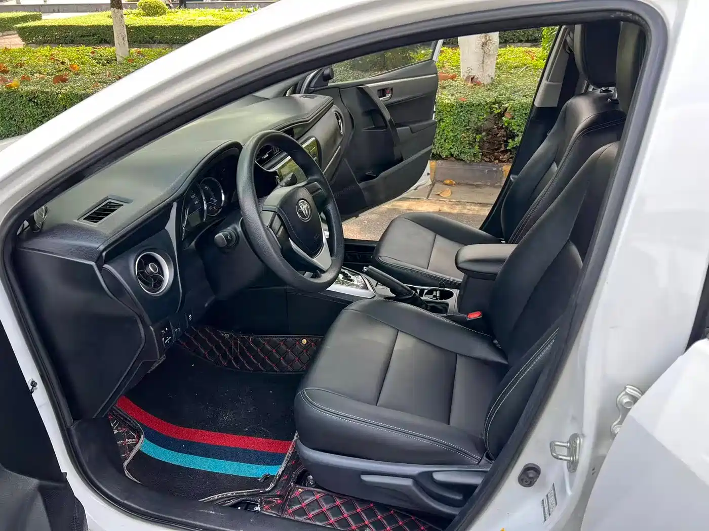 Toyota Corolla 2017 Facelift 1.2T S-CVT GL фото 7