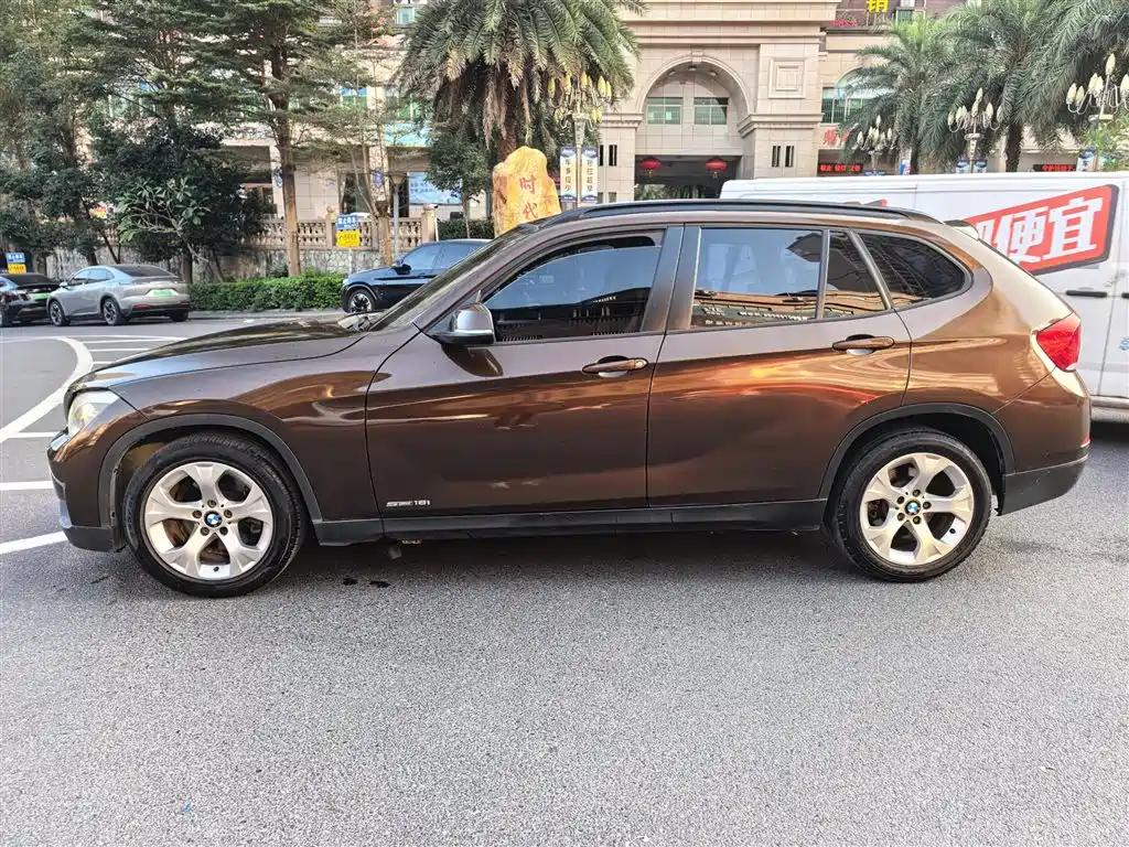 BMW X1 (Import) 2012 sDrive18i Luxury фото 8