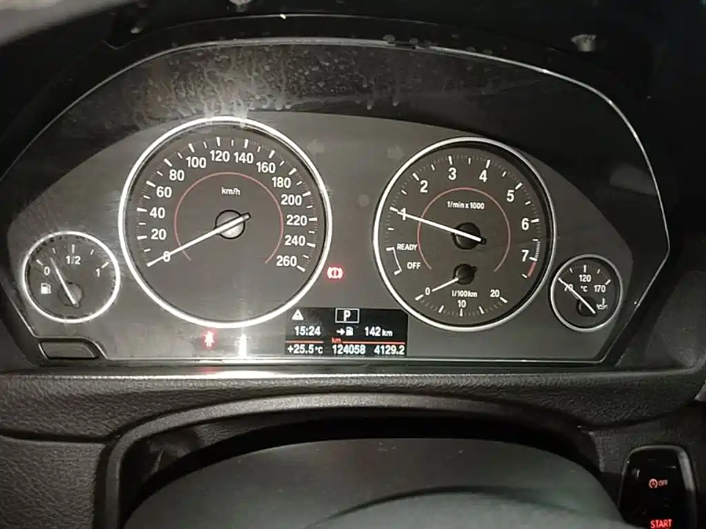 BMW 3 Series 2017 320i M Sport фото 12