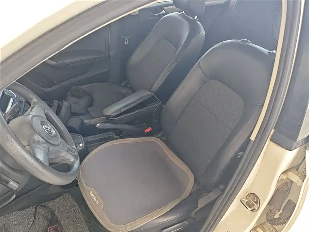 Volkswagen Santana 2015 1.6L Automatic Comfort Edition фото 15