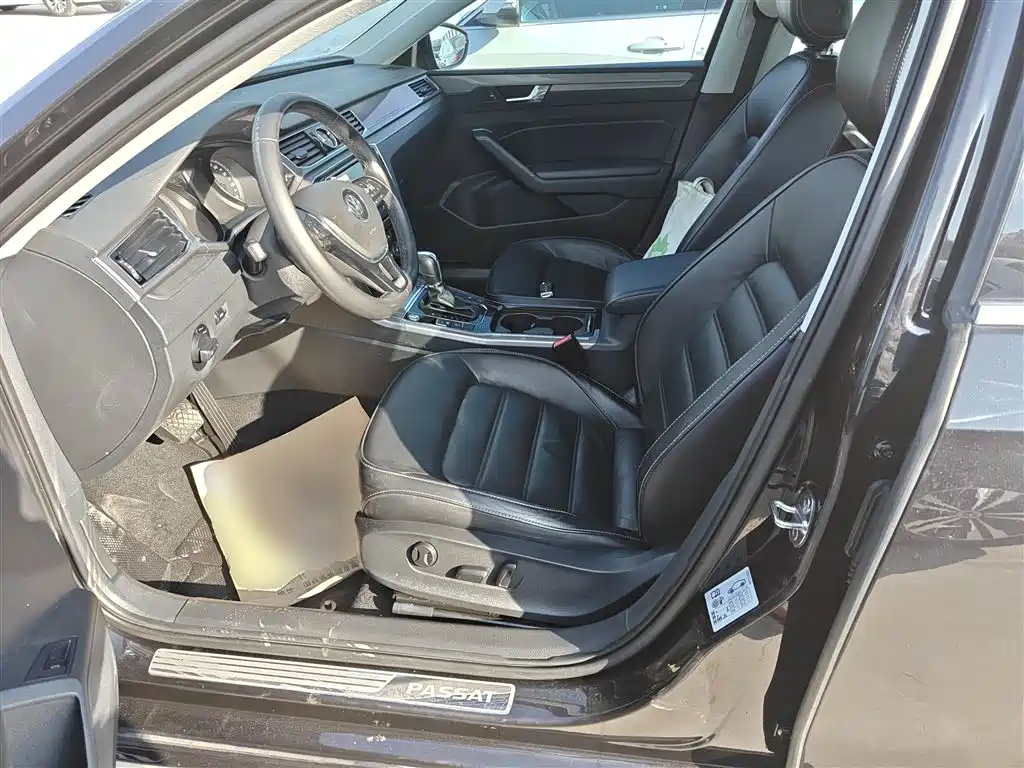 Volkswagen Passat 2017 330TSI DSG Prestige фото 15