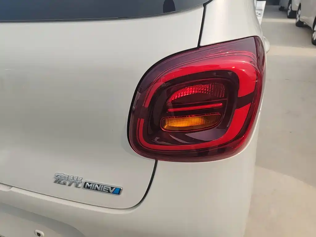 Wuling Motors Hongguang MINIEV 2026 2025 4-Door Advanced