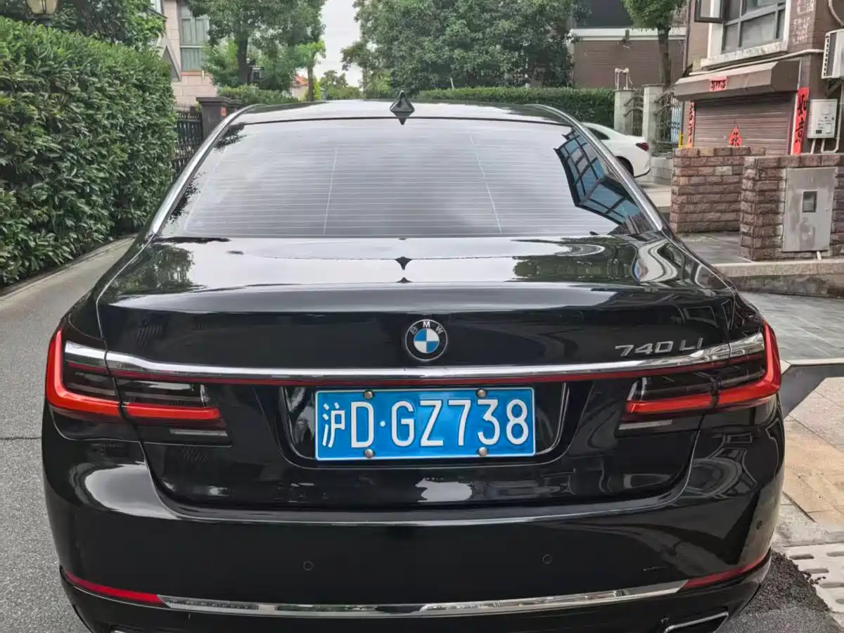 BMW 7 Series 2013 Model 740Li Luxury фото 5