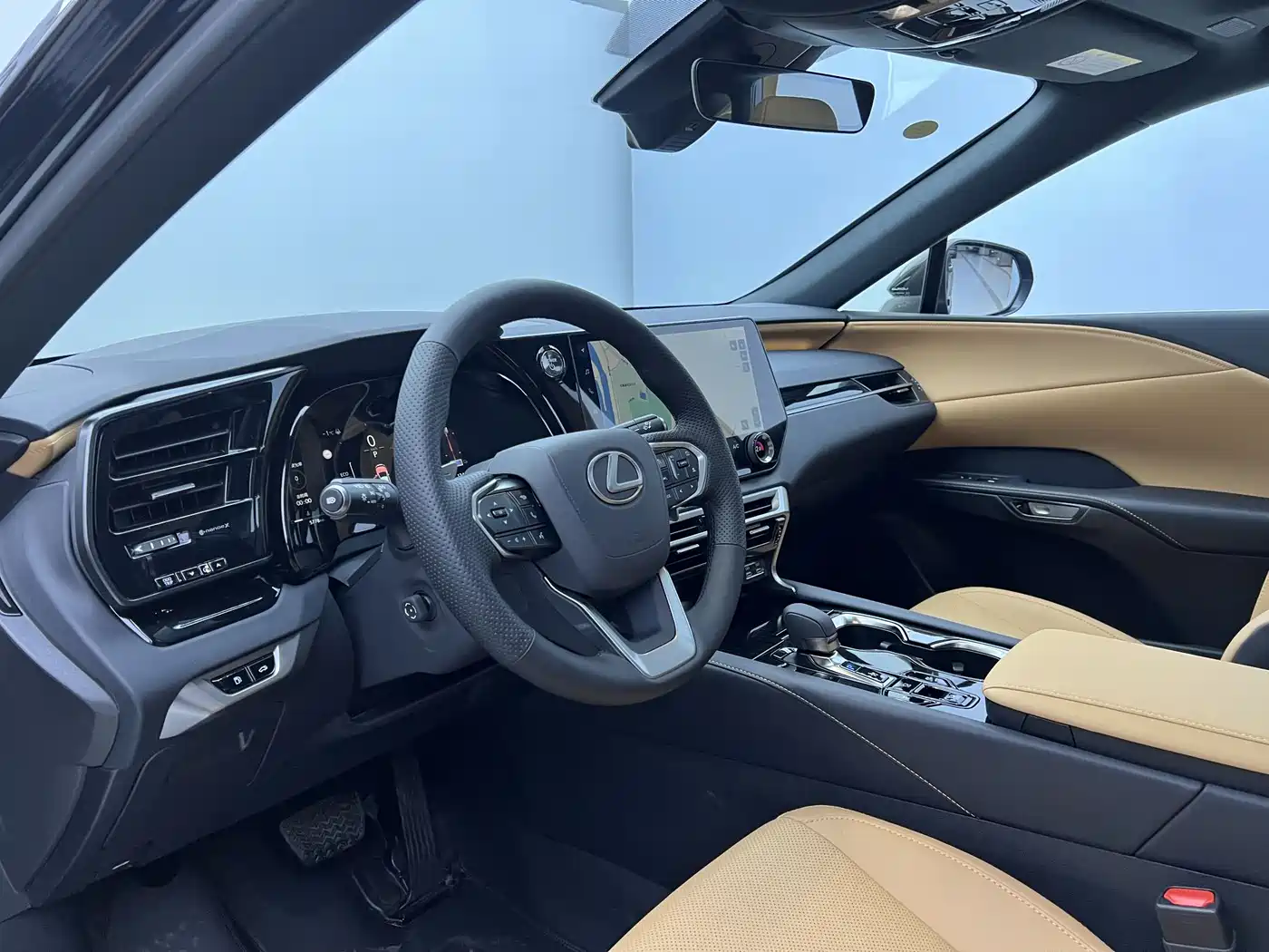Lexus RX 2026 350h 2WD Joy Edition фото 4