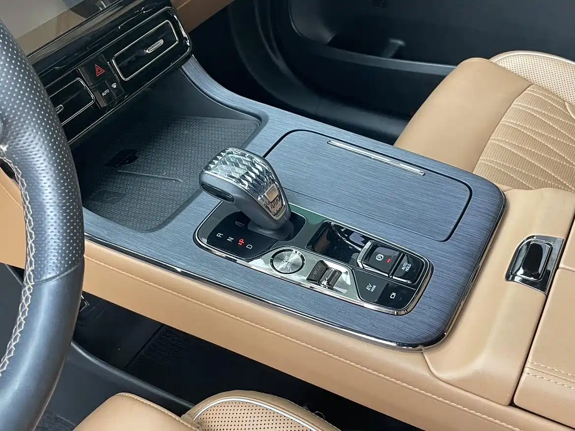 GAC Trumpchi Trumpchi GS8 2024 Dual Engine Series 2.0TM 2WD Premium Edition фото 5