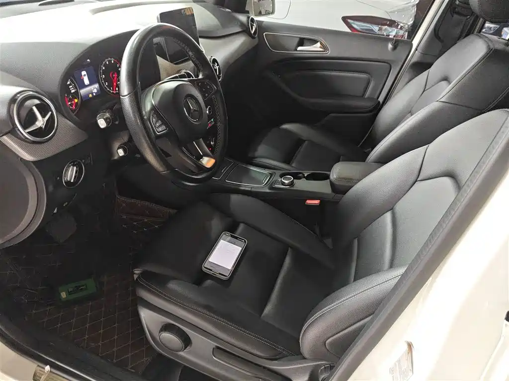 Mercedes-Benz B-Class 2018 B 200 Sport фото 10