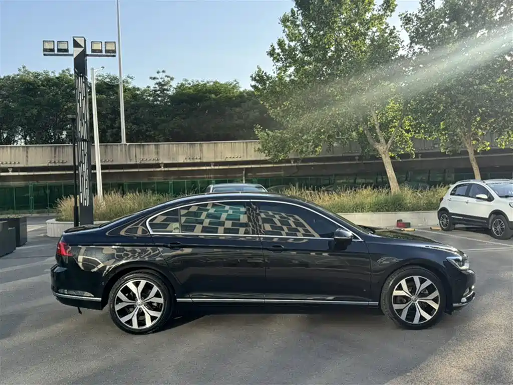 Volkswagen Magotan 2017 380TSI DSG Premium фото 20