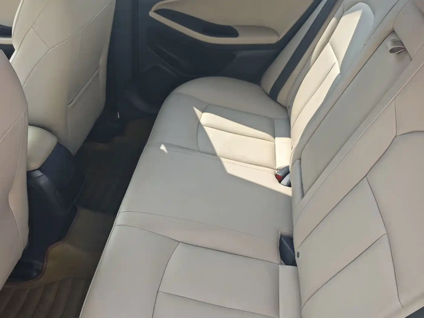 Besturn B70 2014 2014 2.0L Automatic Luxury