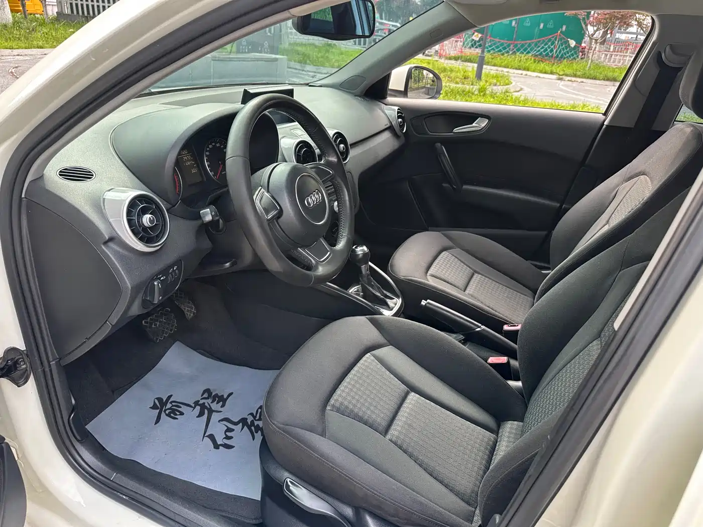 Audi A1 2013 Model 30 TFSI Sportback Urban фото 10