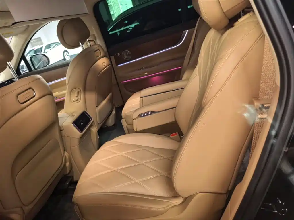 AITO Wenjie AITO M9 2025 Extended Range Ultra 52kWh 6-Seater фото 17