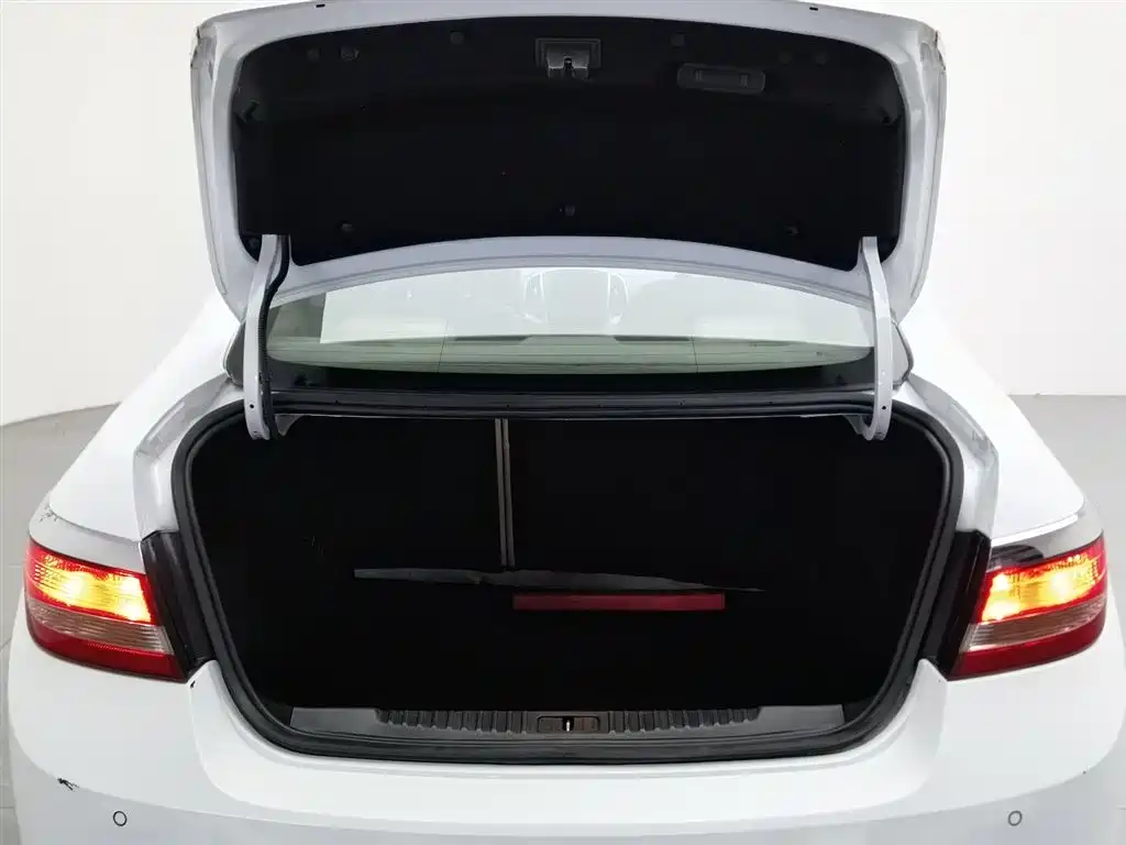 Buick Excelle 2013 GT 1.6L Automatic Fashion Edition фото 16