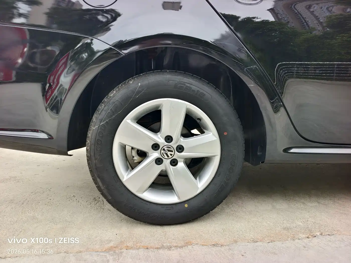 Volkswagen Lavida 2011 1.6L Automatic Leisure Edition фото 8