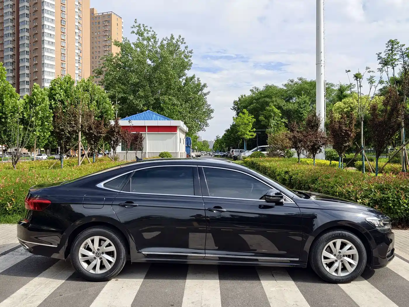Volkswagen Passat 2020 Facelift 280TSI Business Version China VI фото 4