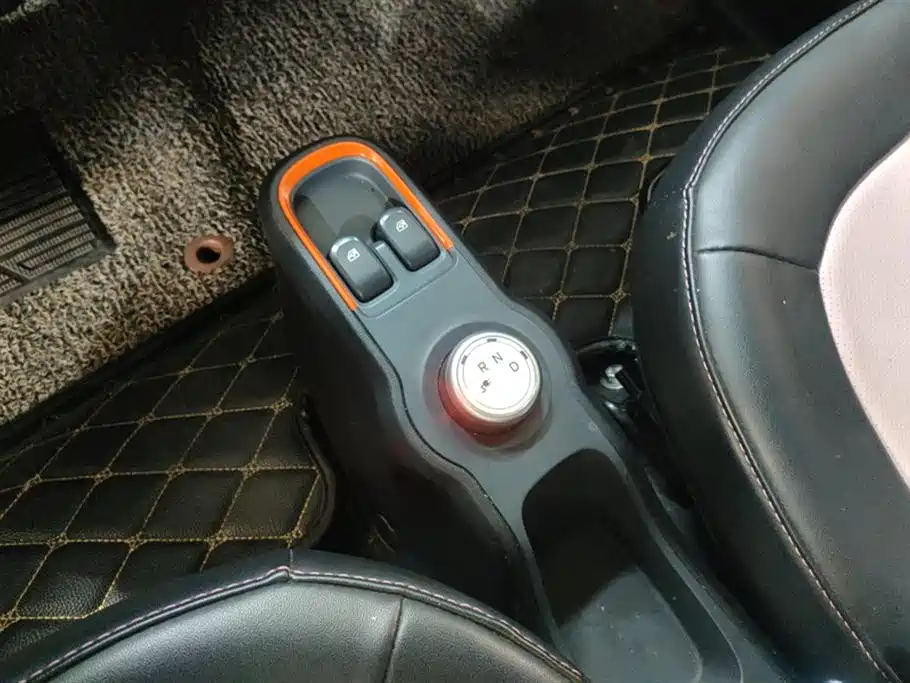 BAOJUN E100