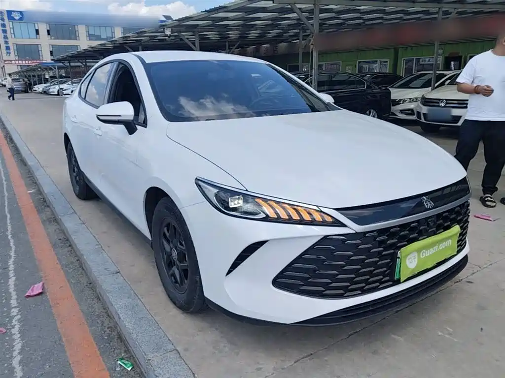 BYD Qin PLUS 2025 DM-i Smart Drive 55KM Leader фото 4
