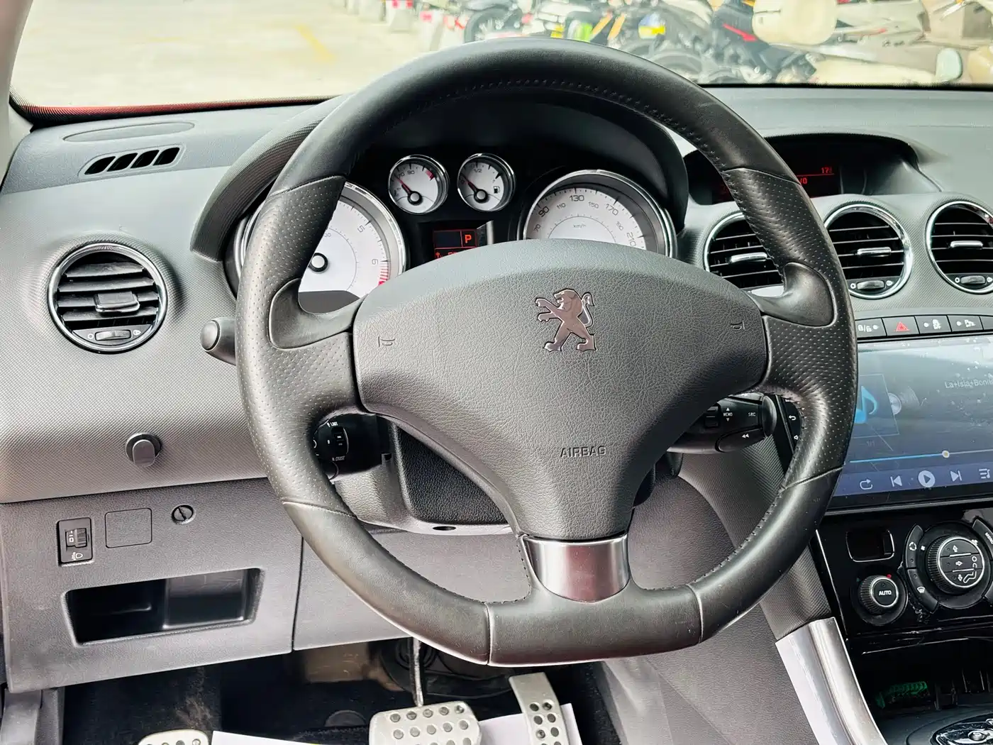 Peugeot 308 (Import) 2009 Model 1.6T CC Automatic Fashion фото 10