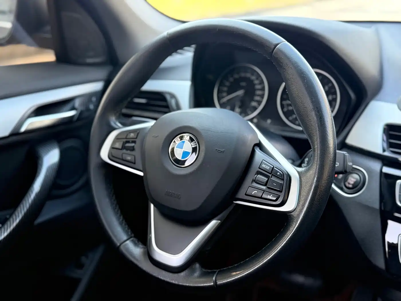 BMW X1 2018 sDrive20Li Leading Model фото 17