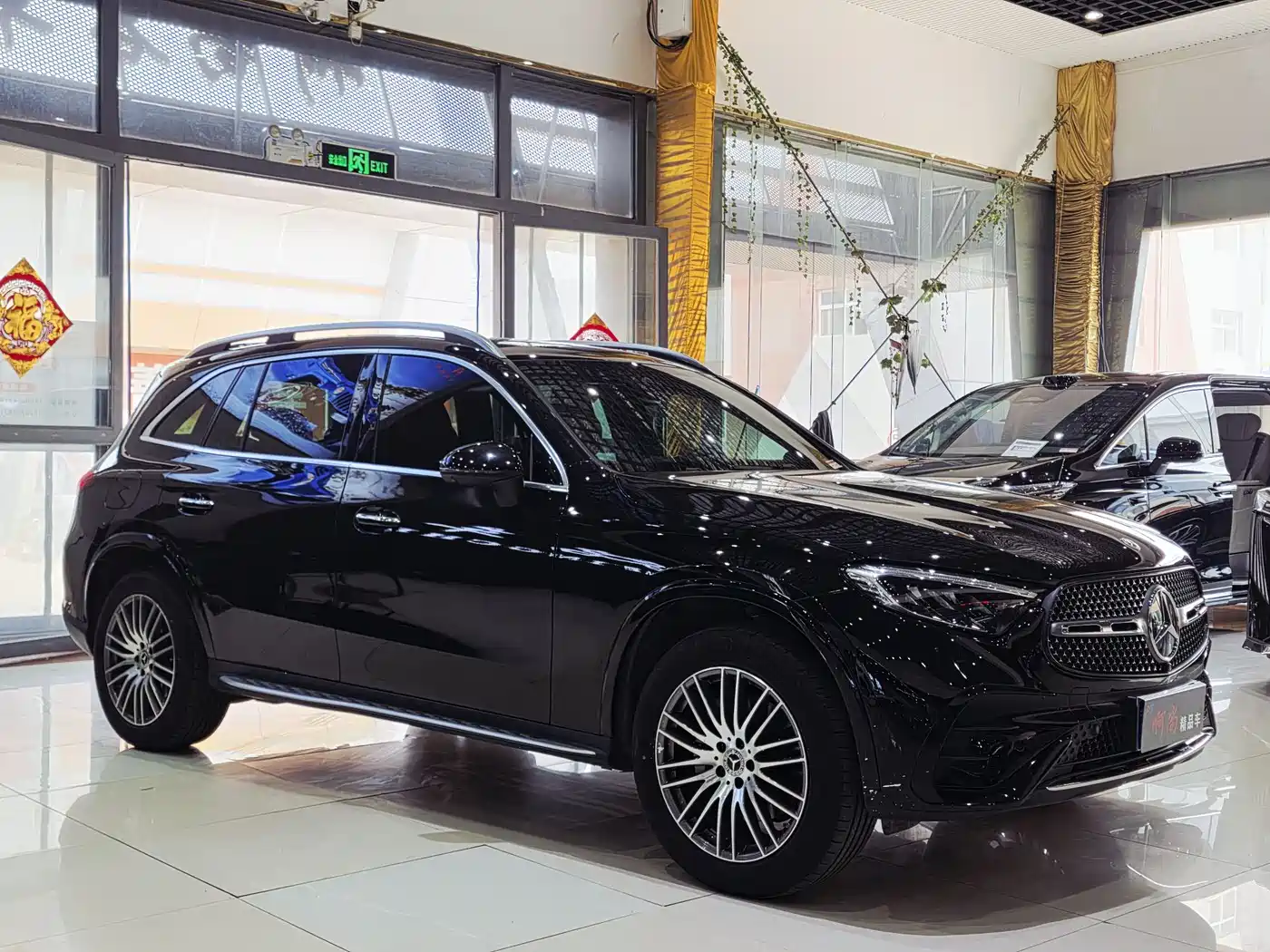 Mercedes-Benz GLC 2023 GLC 300 L 4MATIC Sport 5-Seater фото 3